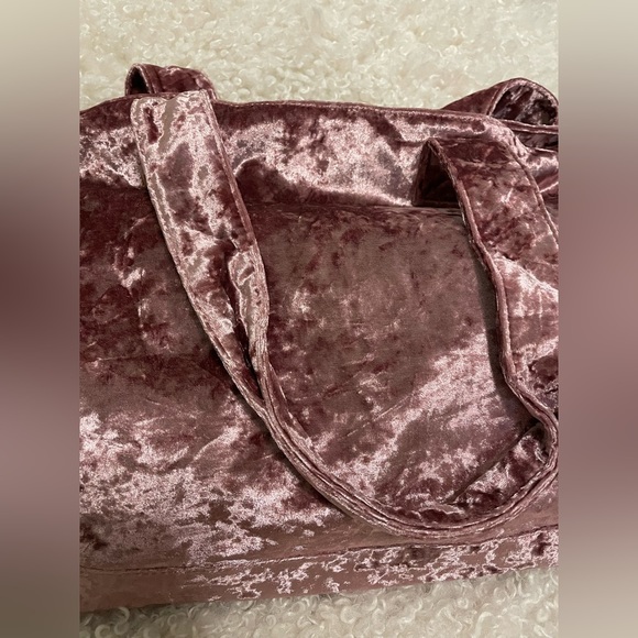 Tabitha Webb Pink Crushed Velvet Tote Bag - Picture 2 of 6
